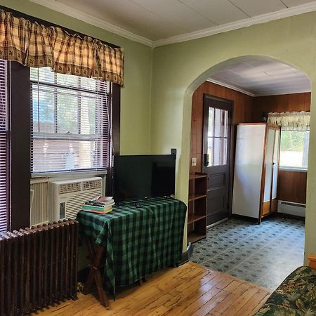 Moreno'S Adirondack Cabins 萨拉纳克莱克 外观 照片