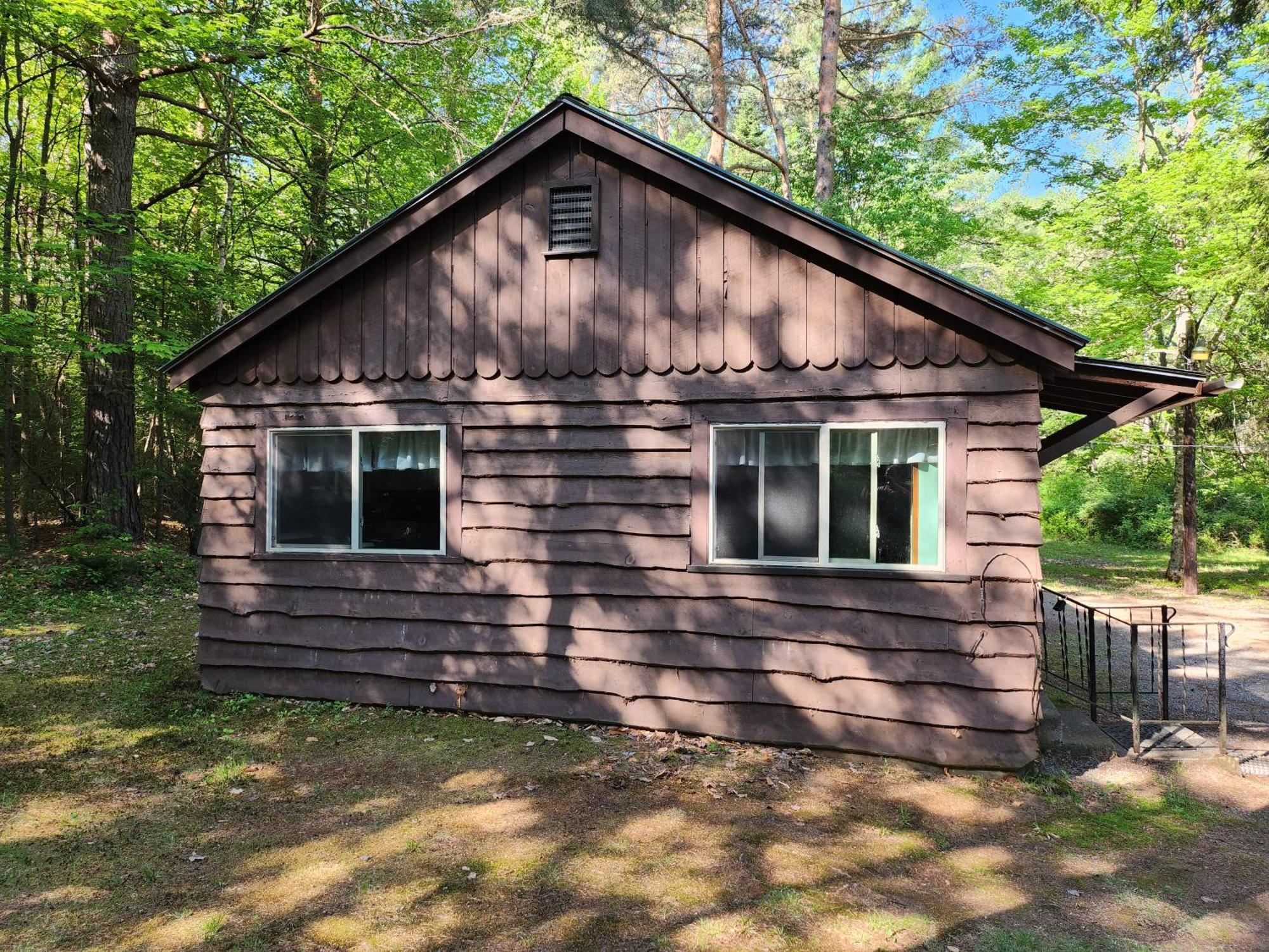 Moreno'S Adirondack Cabins 萨拉纳克莱克 外观 照片
