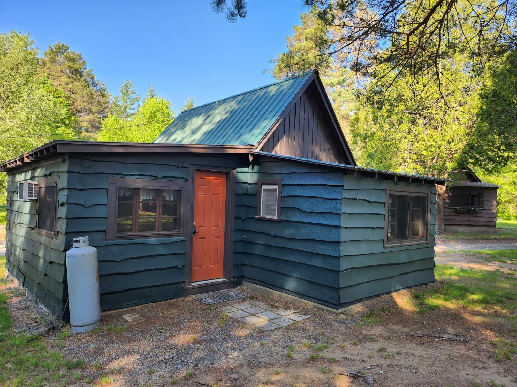 Moreno'S Adirondack Cabins 萨拉纳克莱克 外观 照片