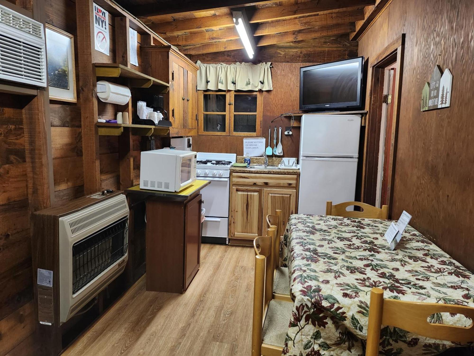 Moreno'S Adirondack Cabins 萨拉纳克莱克 外观 照片