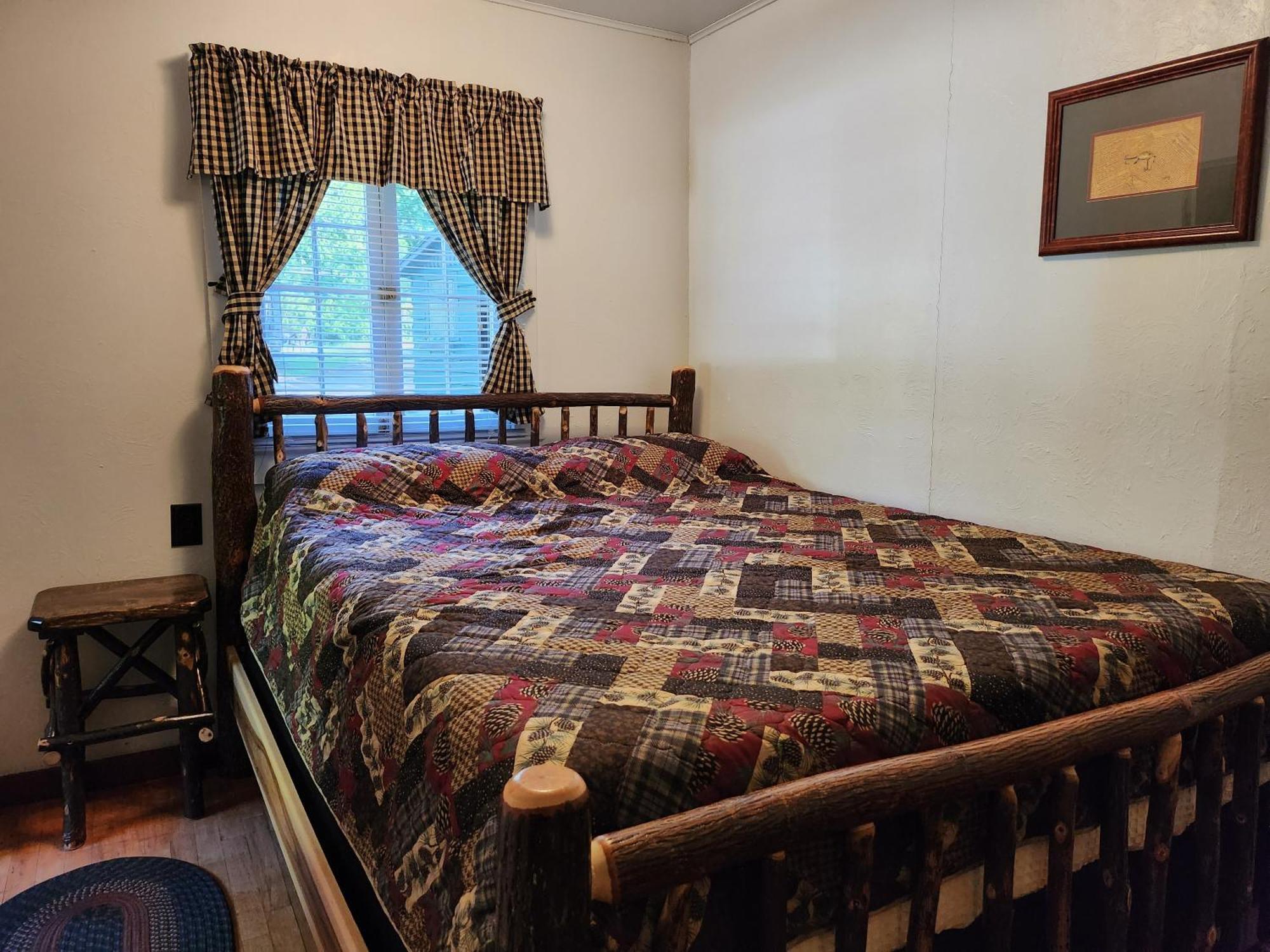 Moreno'S Adirondack Cabins 萨拉纳克莱克 外观 照片