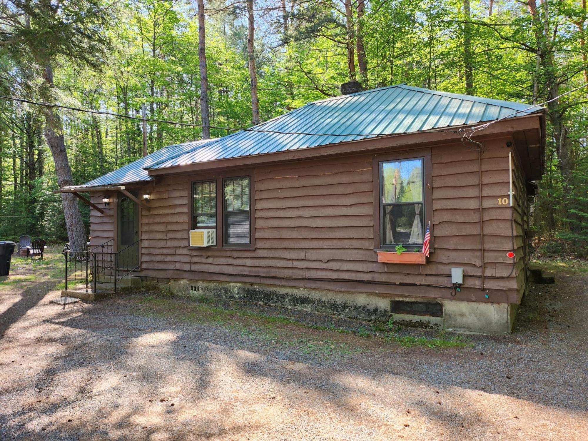 Moreno'S Adirondack Cabins 萨拉纳克莱克 外观 照片