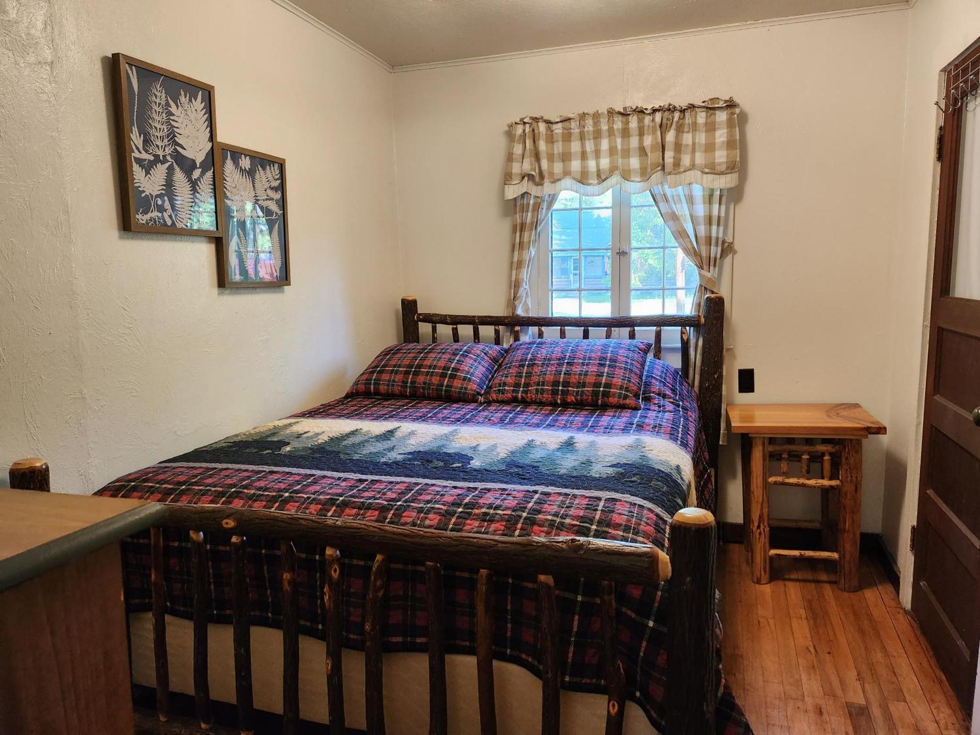 Moreno'S Adirondack Cabins 萨拉纳克莱克 外观 照片