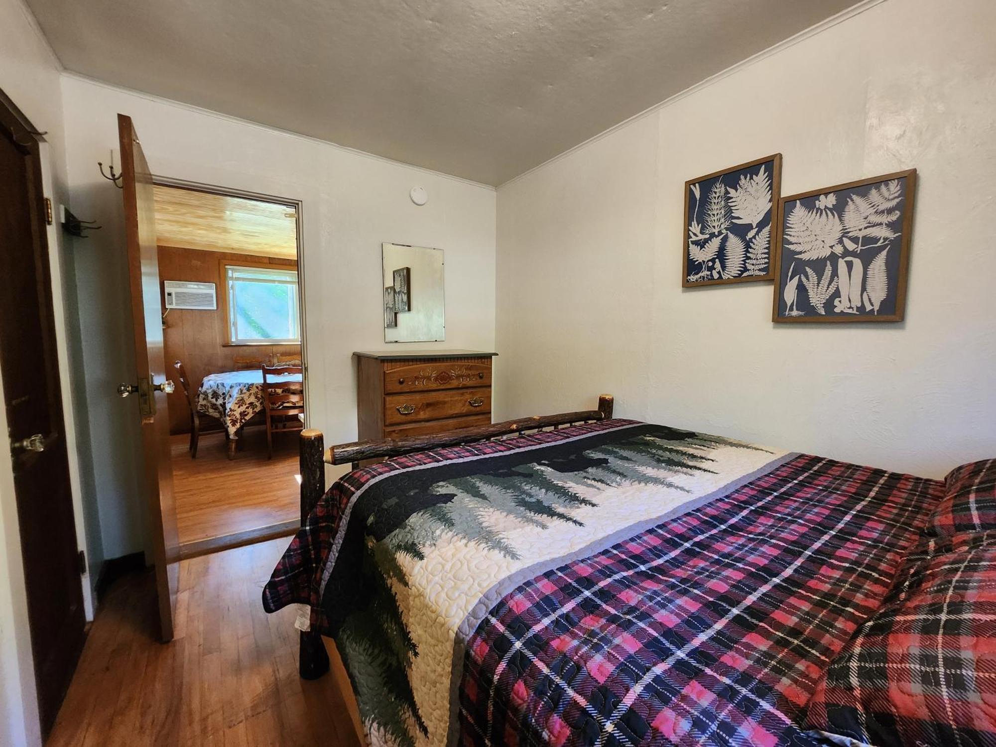 Moreno'S Adirondack Cabins 萨拉纳克莱克 外观 照片